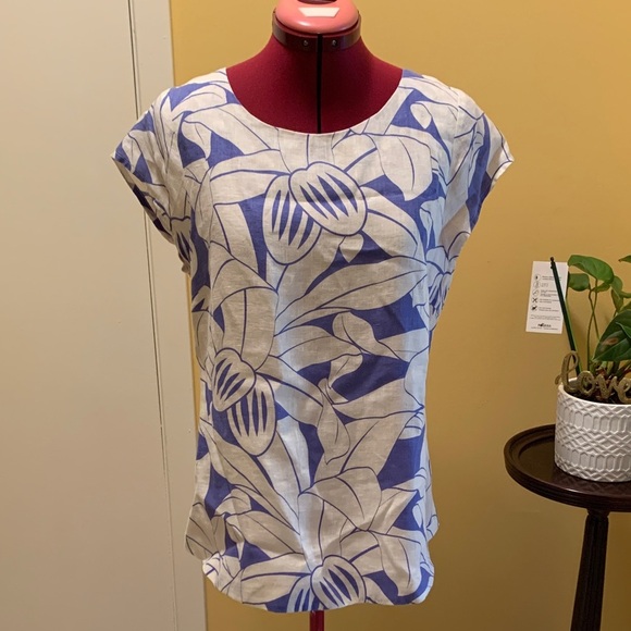 Island Company Capricorn Lined Blue and White Short Sleeve Linen Top - Picture 1 of 12